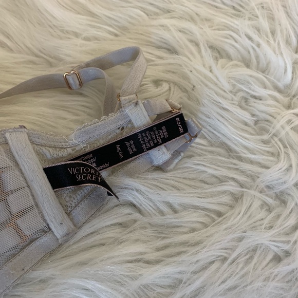 Victoria Secret Very Sexy Padded Pushup 32C - Picture 6 of 6